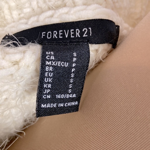 Fuzzy Soft Eyelash Cream Floral Embroidered Accents Scallop Knit Sweater Size S - Picture 10 of 12